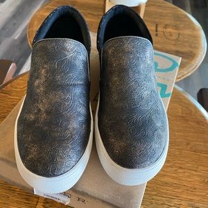 Black Metallic Sneakers